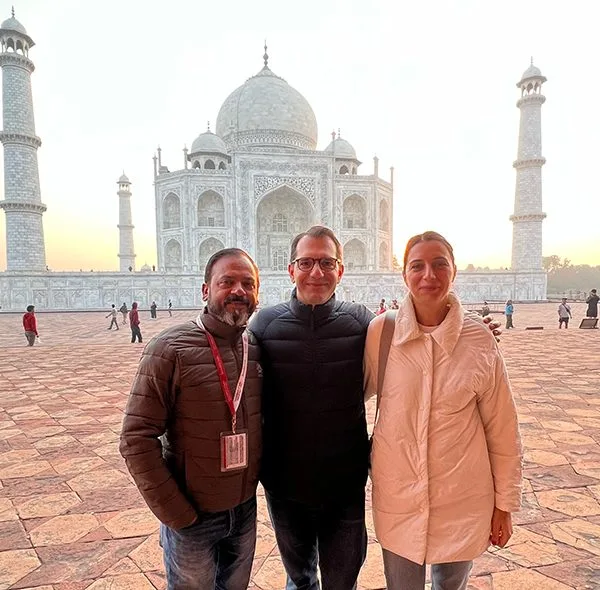 Sunrise Taj Mahal Tour From Delhi